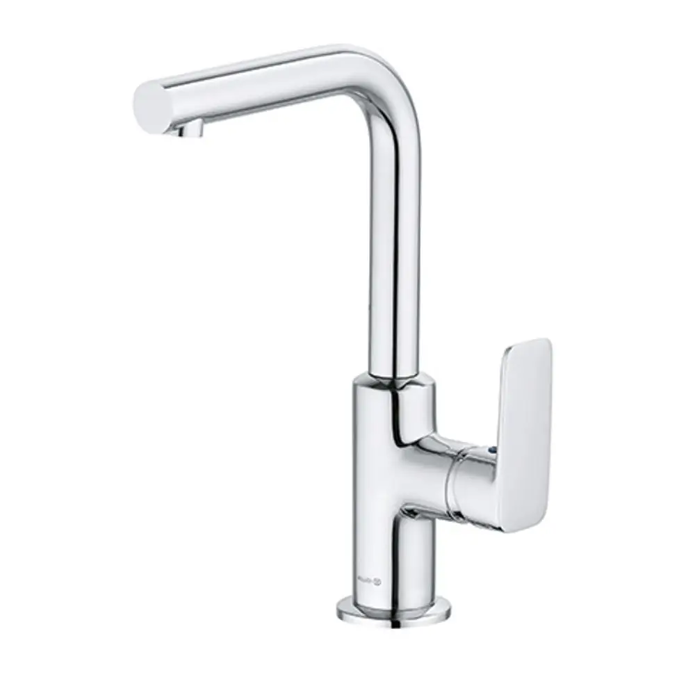 Kludi-Wasserhahn mit seitlicher Bedienung, verchromt. Der Auslauf hat eine zylindrische Form und ist an einem kompakten Sockel montiert.